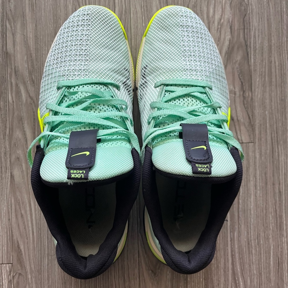 Crosstraining shoes Nike Metcon 8, mens 9.5, Volt Green